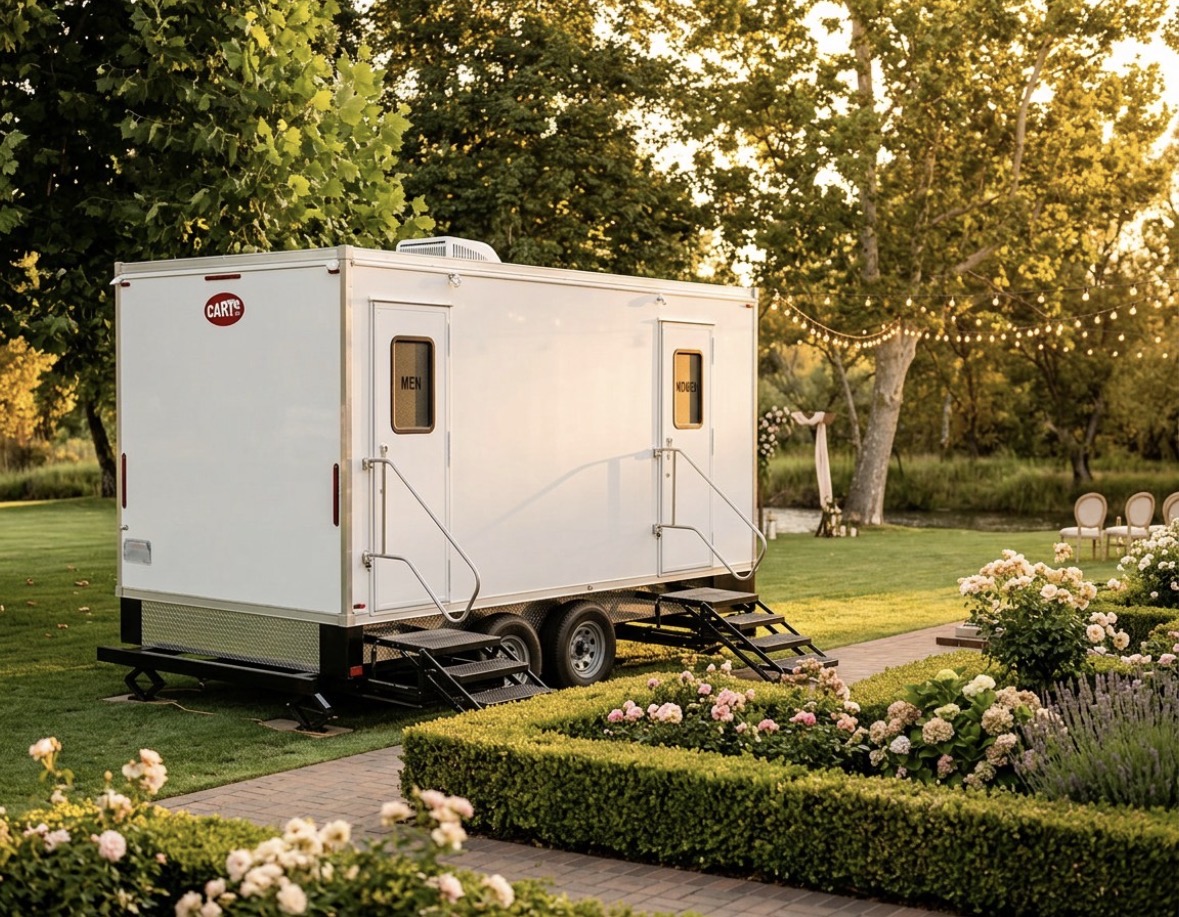 Five-station luxury restroom trailer